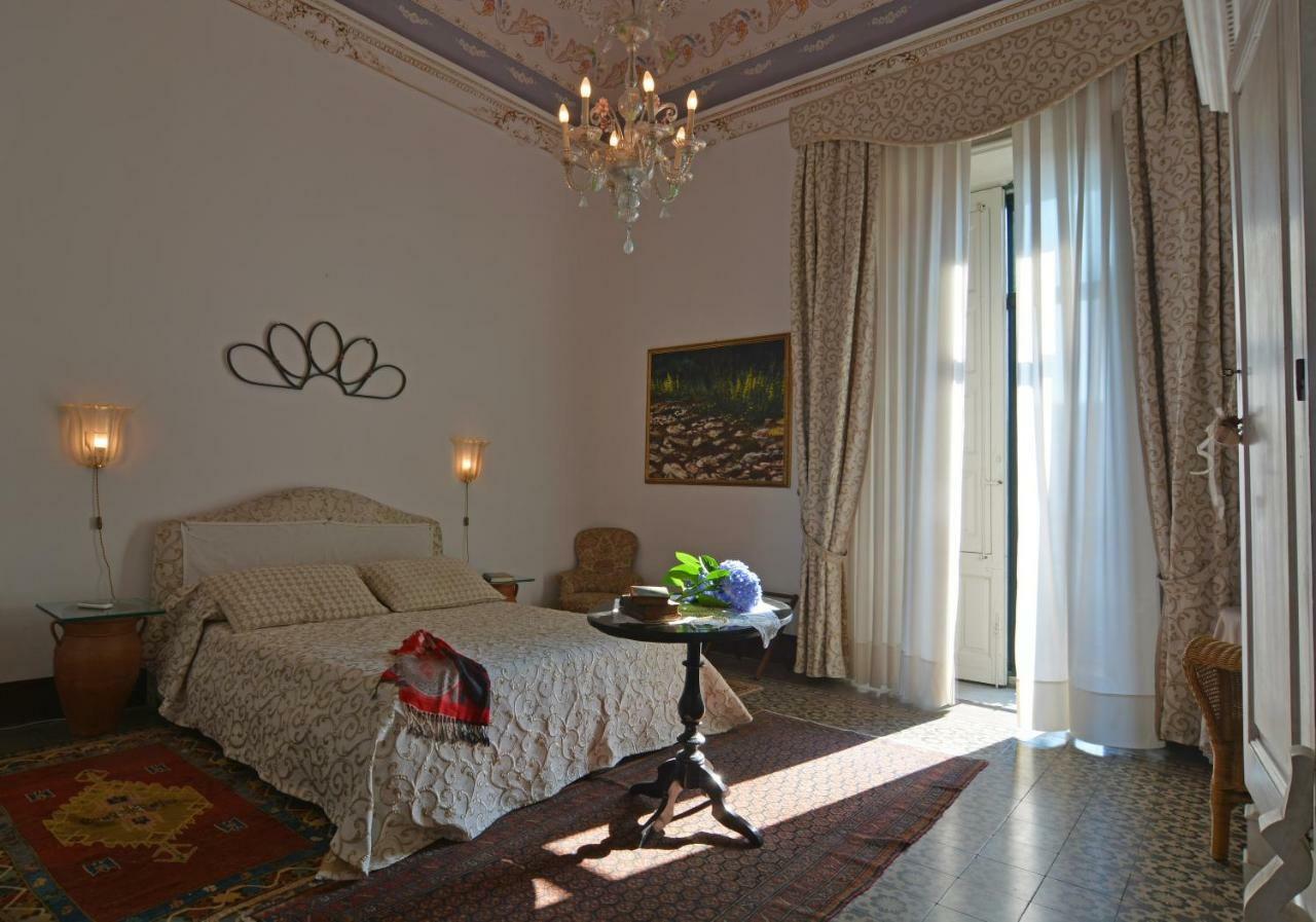 B&B Di Charme Camelie Palazzo Nicotra Riposto Dış mekan fotoğraf