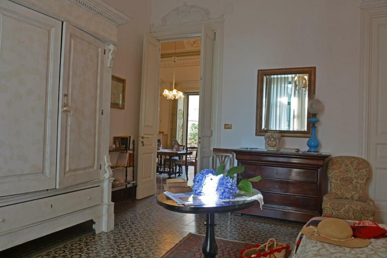 B&B Di Charme Camelie Palazzo Nicotra Riposto Dış mekan fotoğraf