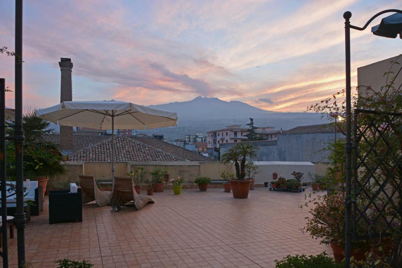 B&B Di Charme Camelie Palazzo Nicotra Riposto Dış mekan fotoğraf